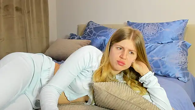 Snapshot of kirraa_ chatting on 4, 12, 2025 kirraa online show from 4, 12, 2025