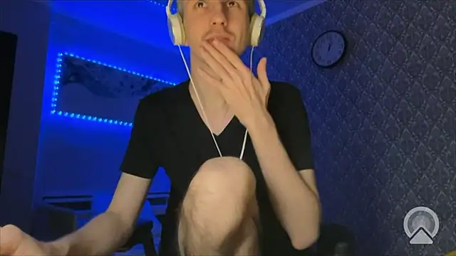 Aki-Laky online show from 13, 12, 2025