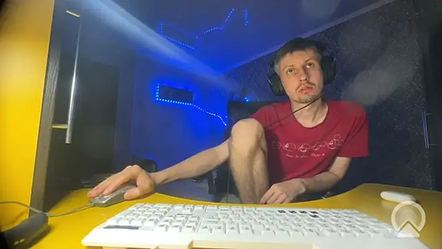 Snapshot of Aki-Laky chatting on 12, 7, 2026 Aki-Laky online show from 12, 7, 2026