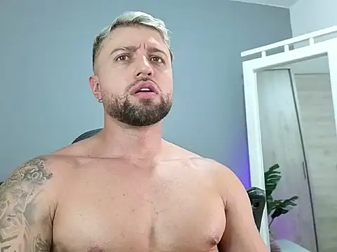 Snapshot of OwenMaximus814 chatting on 5, 3, 2026 OwenMaximus814 online show from 5, 3, 2026