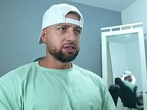 Snapshot of OwenMaximus814 chatting on 12, 3, 2026 OwenMaximus814 online show from 12, 3, 2026