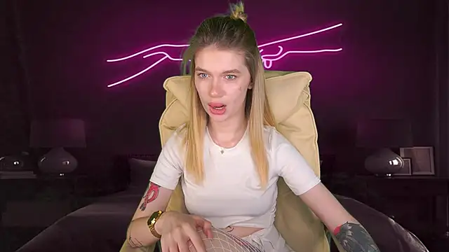 Snapshot of AnacondaOn chatting on 14, 3, 2025 AnacondaOn online show from 14, 3, 2025