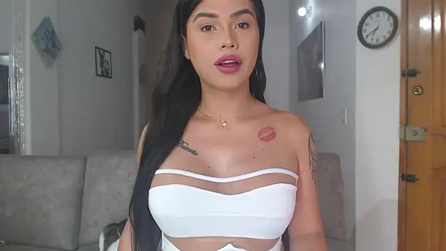 Snapshot of divinepleasury chatting on 24, 11, 2025 divinepleasury online show from 24, 11, 2025