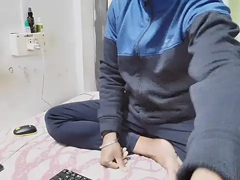 Snapshot of loveboyrp chatting on 11, 2, 2025 loveboyrp online show from 11, 2, 2025