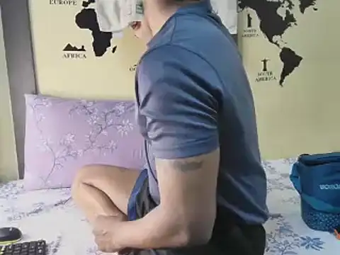 Snapshot of loveboyrp chatting on 21, 3, 2025 loveboyrp online show from 21, 3, 2025