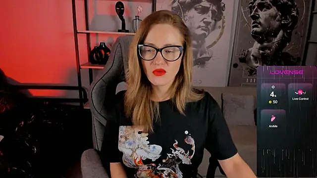 LadyIzabel online show from 3, 11, 2025