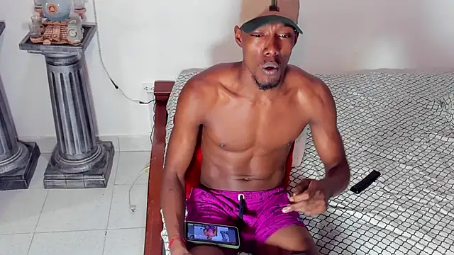 Snapshot of Darick_brown chatting on 9, 12, 2024 Darick brown online show from 9, 12, 2024