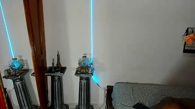 Snapshot of Darick_brown chatting on 15, 12, 2024 Darick brown online show from 15, 12, 2024