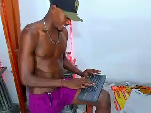 Snapshot of Darick_brown chatting on 13, 2, 2025 Darick brown online show from 13, 2, 2025