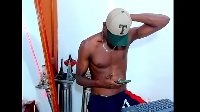 Snapshot of Darick_brown chatting on 6, 3, 2025 Darick brown online show from 6, 3, 2025