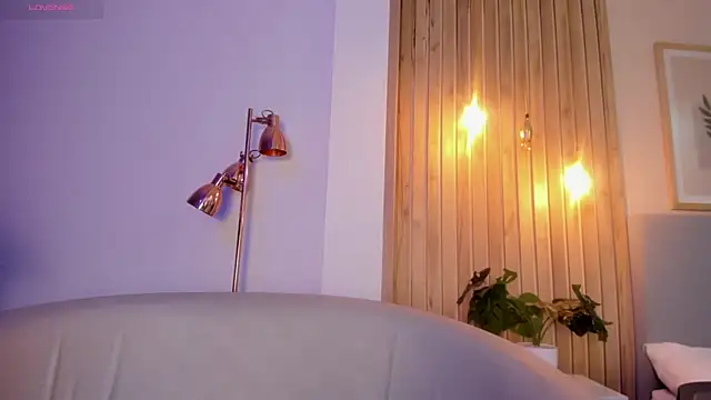 AriRobert  online show from 9, 10, 2025