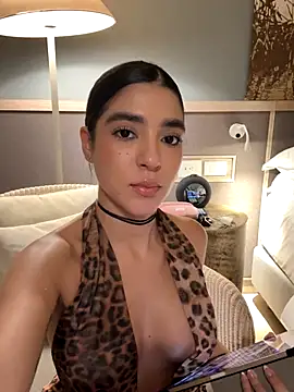 Olivia Collins1 online show from 4, 12, 2025