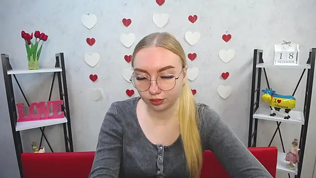 Snapshot of BeatriceFly chatting on 18, 12, 2024 BeatriceFly online show from 18, 12, 2024