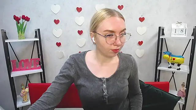 Snapshot of BeatriceFly chatting on 18, 12, 2024 BeatriceFly online show from 18, 12, 2024