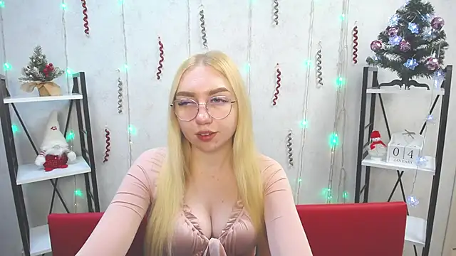 Snapshot of BeatriceFly chatting on 4, 1, 2025 BeatriceFly online show from 4, 1, 2025