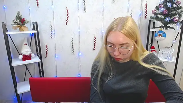 Snapshot of BeatriceFly chatting on 11, 1, 2025 BeatriceFly online show from 11, 1, 2025