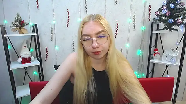 Snapshot of BeatriceFly chatting on 12, 1, 2025 BeatriceFly online show from 12, 1, 2025