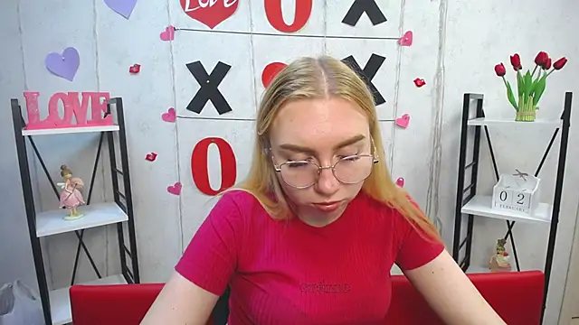 Snapshot of BeatriceFly chatting on 2, 2, 2025 BeatriceFly online show from 2, 2, 2025