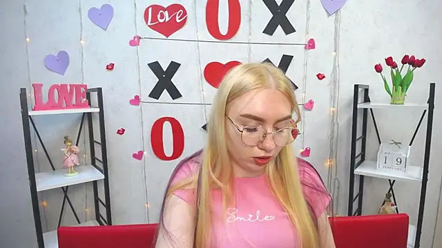 Snapshot of BeatriceFly chatting on 19, 2, 2025 BeatriceFly online show from 19, 2, 2025