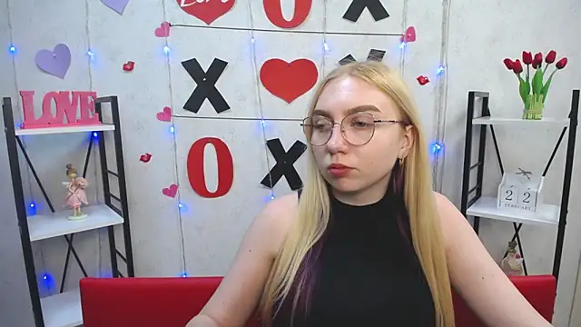 Snapshot of BeatriceFly chatting on 22, 2, 2025 BeatriceFly online show from 22, 2, 2025