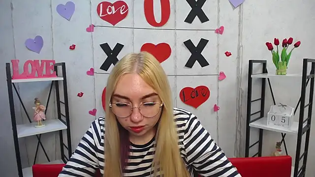 Snapshot of BeatriceFly chatting on 5, 3, 2025 BeatriceFly online show from 5, 3, 2025