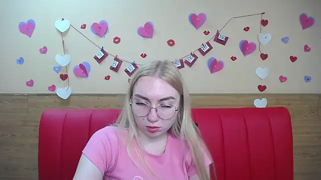 Snapshot of BeatriceFly chatting on 13, 3, 2025 BeatriceFly online show from 13, 3, 2025