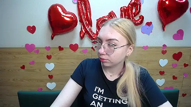 Snapshot of BeatriceFly chatting on 16, 3, 2025 BeatriceFly online show from 16, 3, 2025