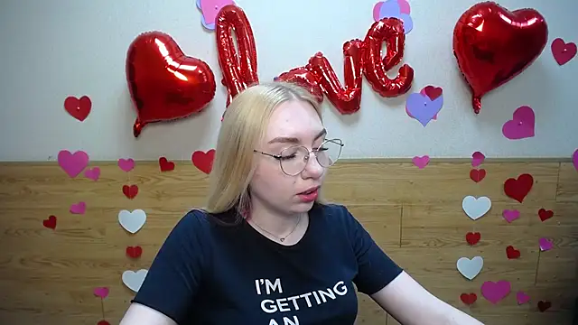 Snapshot of BeatriceFly chatting on 17, 3, 2025 BeatriceFly online show from 17, 3, 2025