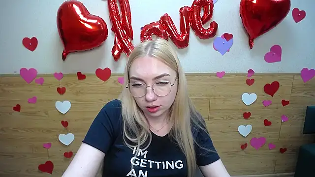 Snapshot of BeatriceFly chatting on 17, 3, 2025 BeatriceFly online show from 17, 3, 2025