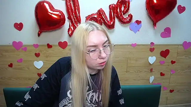 Snapshot of BeatriceFly chatting on 20, 3, 2025 BeatriceFly online show from 20, 3, 2025