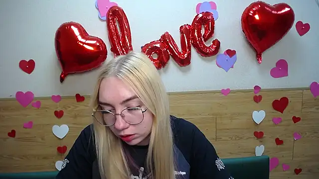 Snapshot of BeatriceFly chatting on 20, 3, 2025 BeatriceFly online show from 20, 3, 2025