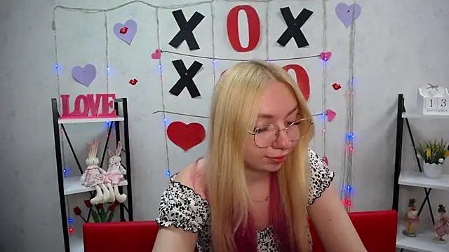 Snapshot of BeatriceFly chatting on 13, 9, 2025 BeatriceFly online show from 13, 9, 2025