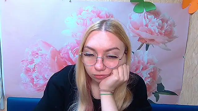 Snapshot of BeatriceFly chatting on 30, 9, 2025 BeatriceFly online show from 30, 9, 2025