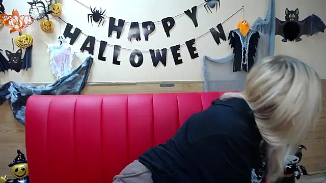 Snapshot of BeatriceFly chatting on 28, 10, 2025 BeatriceFly online show from 28, 10, 2025