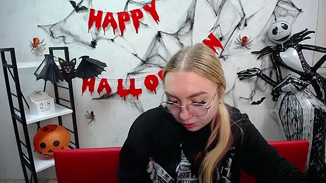 Snapshot of BeatriceFly chatting on 29, 10, 2025 BeatriceFly online show from 29, 10, 2025