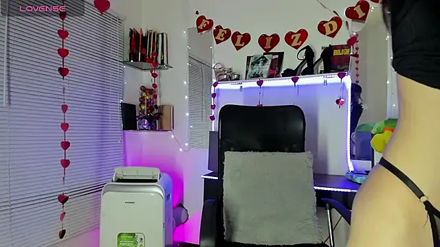 YUKIODAVIS online show from 21, 2, 2025