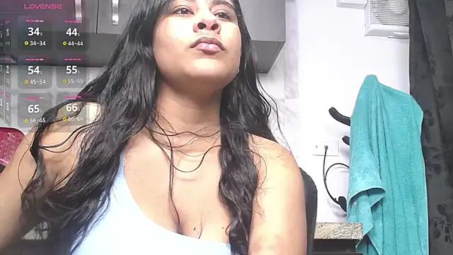 Snapshot of iniyalaboni chatting on 9, 12, 2024 iniyalaboni online show from 9, 12, 2024