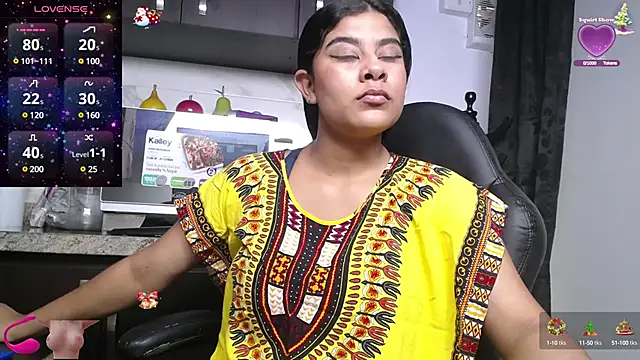 Snapshot of iniyalaboni chatting on 24, 12, 2024 iniyalaboni online show from 24, 12, 2024