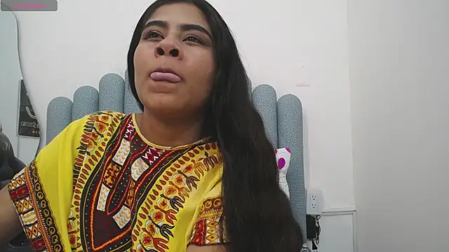 Snapshot of iniyalaboni chatting on 17, 3, 2025 iniyalaboni online show from 17, 3, 2025