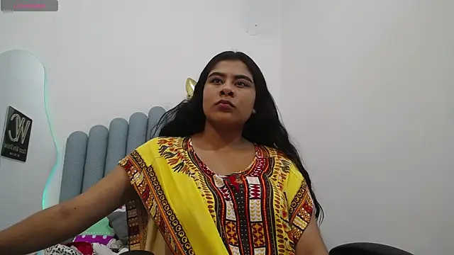 Snapshot of iniyalaboni chatting on 22, 3, 2025 iniyalaboni online show from 22, 3, 2025