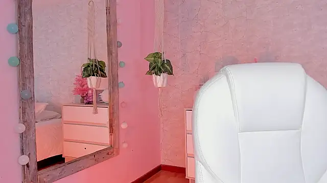 DahianaWalcott online show from 18, 12, 2024