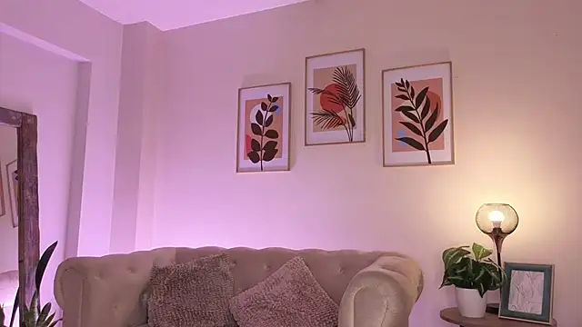 DahianaWalcott online show from 6, 3, 2026