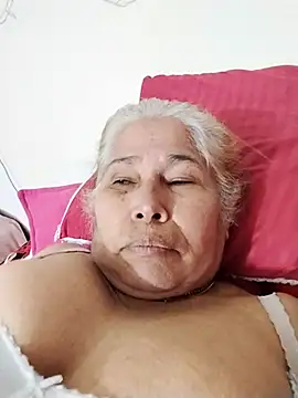 girl amada online show from 5, 10, 2025