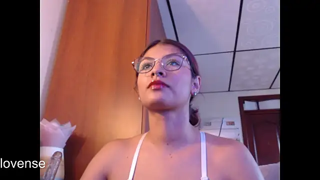 Snapshot of hanna_beili chatting on 3, 7, 2026 hanna beili online show from 3, 7, 2026