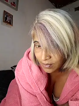 Snapshot of Goodgirlsue_77 chatting on 23, 4, 2026 Goodgirlsue 77 online show from 23, 4, 2026