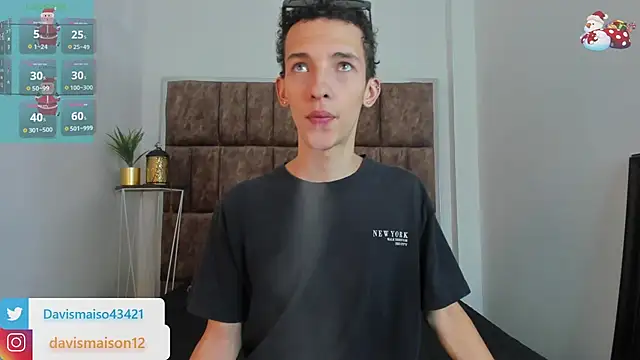 Snapshot of Maisondavis_ chatting on 14, 12, 2024 Maisondavis online show from 14, 12, 2024