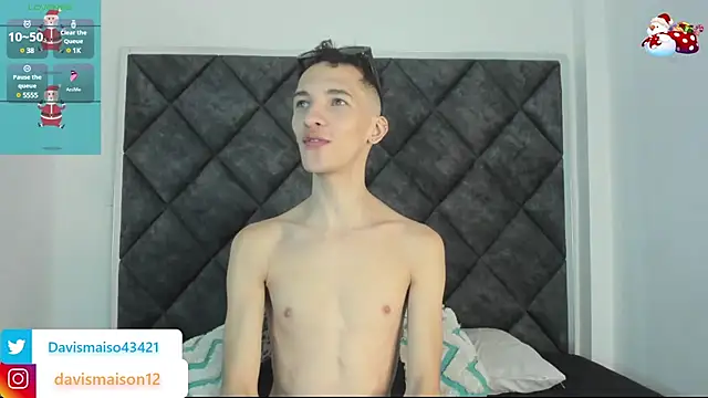 Snapshot of Maisondavis_ chatting on 18, 12, 2024 Maisondavis online show from 18, 12, 2024
