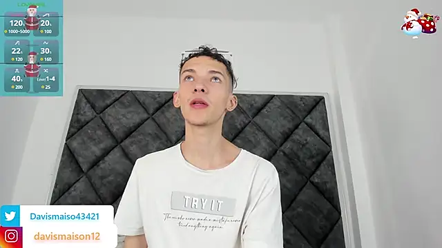 Snapshot of Maisondavis_ chatting on 23, 12, 2024 Maisondavis online show from 23, 12, 2024