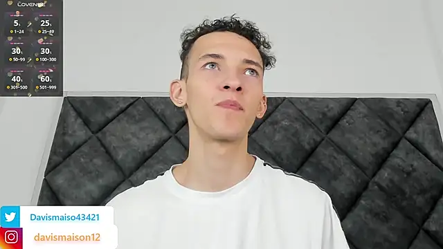 Snapshot of Maisondavis_ chatting on 3, 1, 2025 Maisondavis online show from 3, 1, 2025