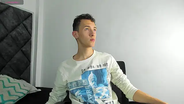 Snapshot of Maisondavis_ chatting on 13, 1, 2025 Maisondavis online show from 13, 1, 2025